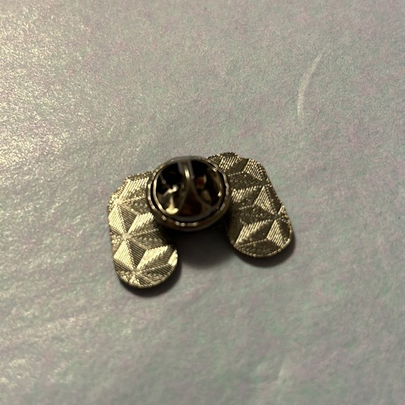 Yellow Video Game Controller Nostalgic Primary Colors Enamel and Metal Pin - Picture 2 of 2